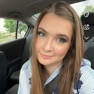 Meet your Posher, Lydia